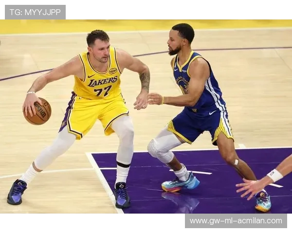 东契奇与替补球员配合成湖人攻坚利器