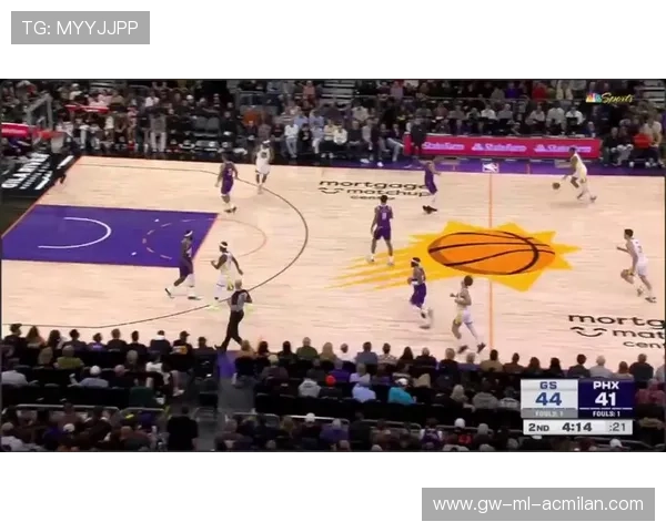 巴特勒持球突破上篮造犯规，热火在罚球线上稳住胜利