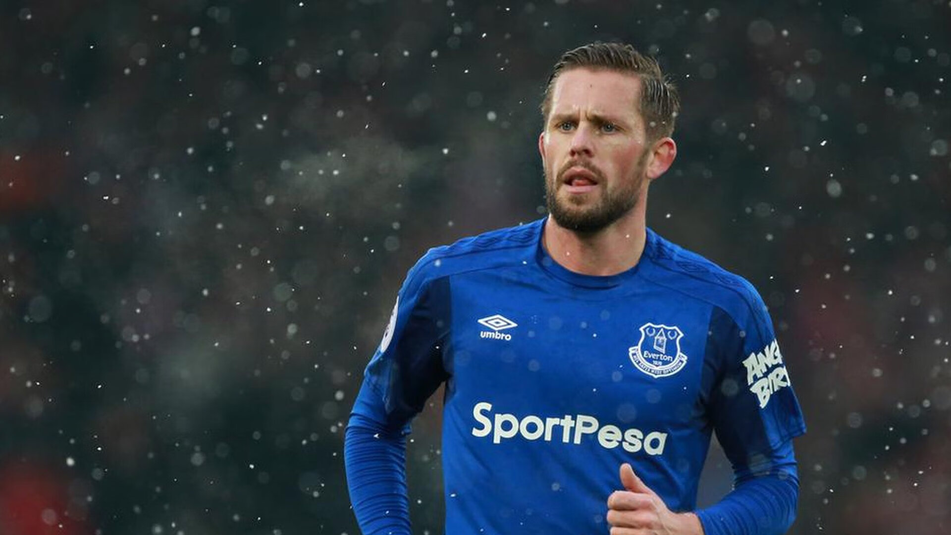 中超转会市场活跃 多队补强锋线阵容，中超最新转会动态